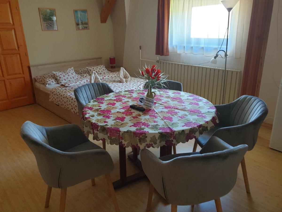 Vecsey Apartman Leilighet Eger Eksteriør bilde